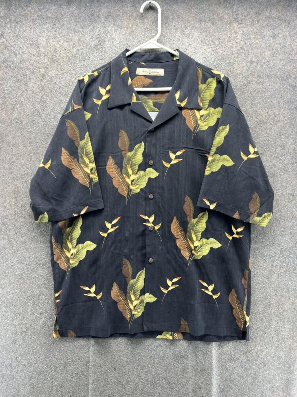 Tommy Bahama Shirt Men Large Black Floral Hawaiian Silk Casual Button Up Camp